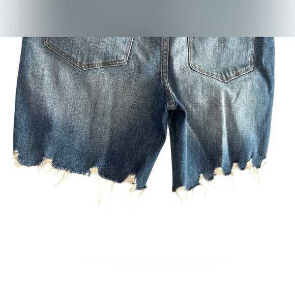 Madewell High-Rise Mid-Length Distressed Denim Shorts in Erwin Wash - Picture 5 of 7